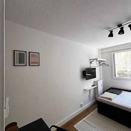 Apartment For 2 Adults With Air-conditioning