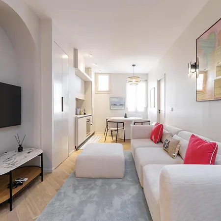 Apartment Wide Open Sky Terrace 1 Bdr *