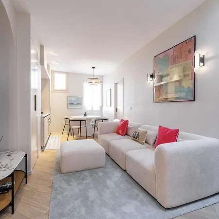 Wide Open Sky Terrace 1 Bdr Apartment Nice