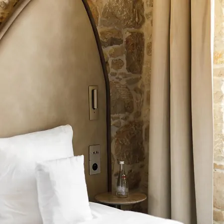 Hotel Notre Dame - Self Check-in