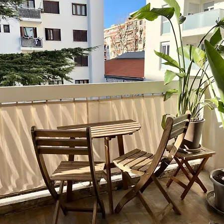 Charming - Terrace Apartment