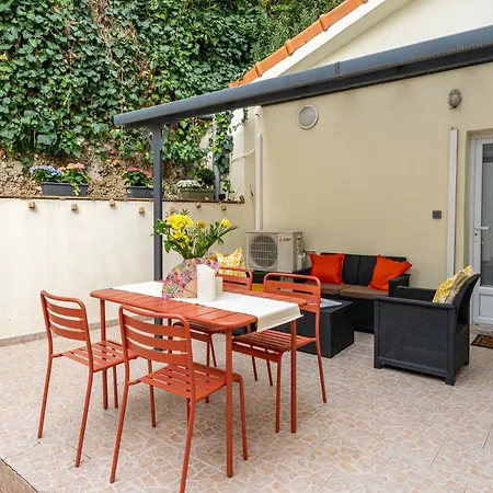 Apartment Ecrin Au Calme, Terrasse & Parking, Nice