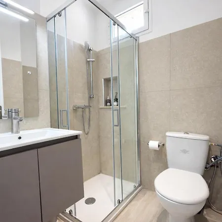 Renove 3 Chambres, 8 Pers, A 50 M * Nice