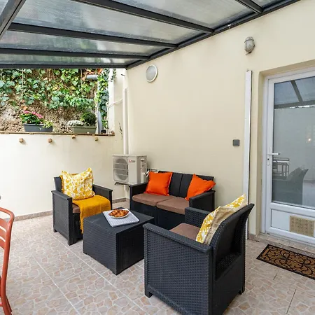 Apartment Ecrin Au Calme, Terrasse & Parking, Nice