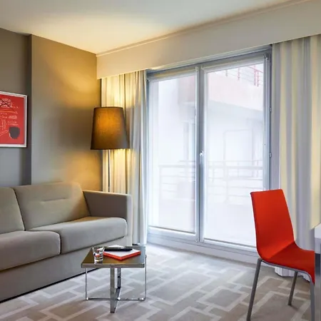 Adagio Centre Aparthotel 3*