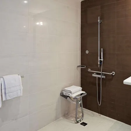 Adagio Centre Aparthotel 3*