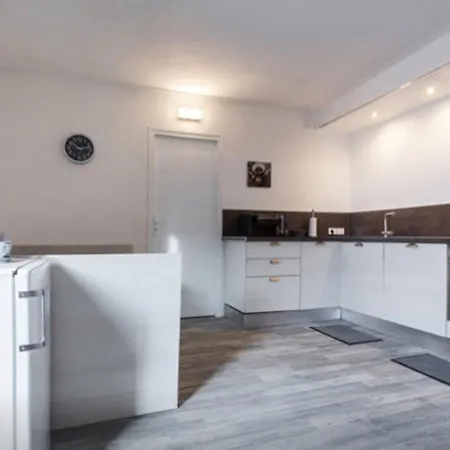 Route De Bellet Apartment