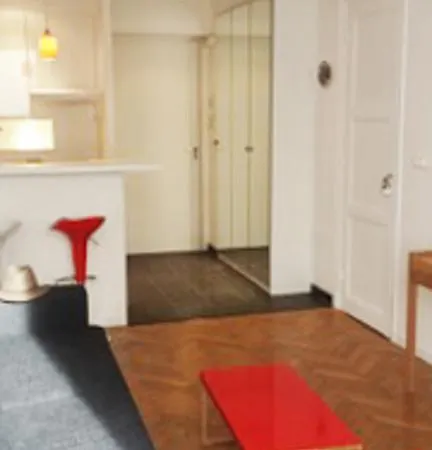 Dante Apartment *