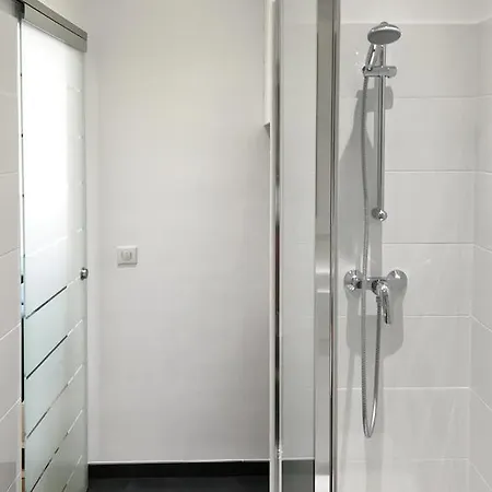 Dante Apartment