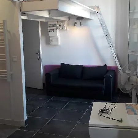 Apartment Backpackers S1 & S2