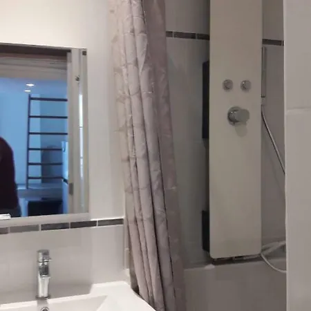 Backpackers S1 & S2 Apartment *