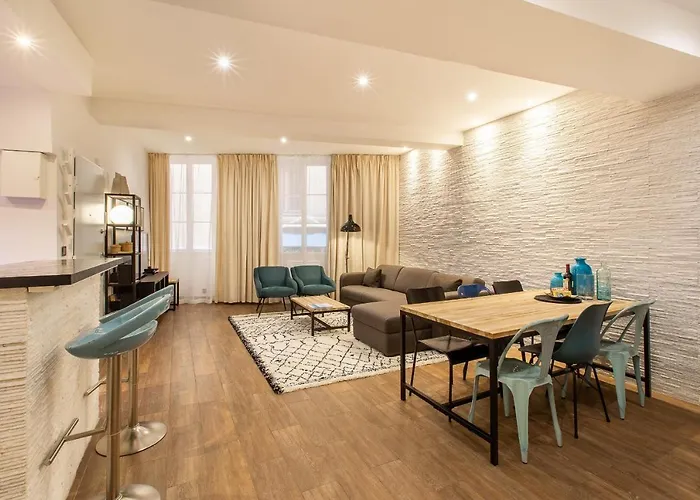 Coulee Verte 2 Bedrooms In The Old Town At 5 Min From The Sea