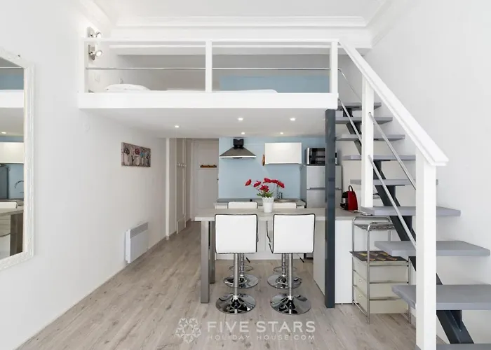 Studio Imperator Five Stars Holiday House