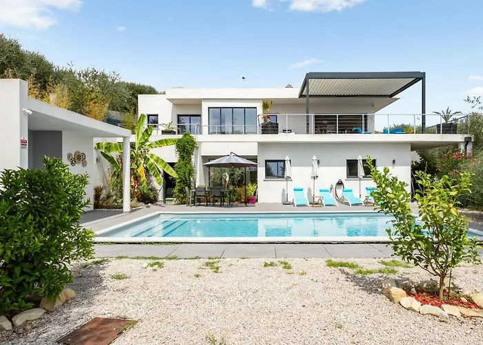 Splendid Villa With Pool And Seaview 20 Min Away From Nice Center - Welkeys