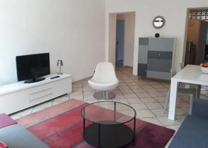 Spacious Appartment Wifi Next To The Port