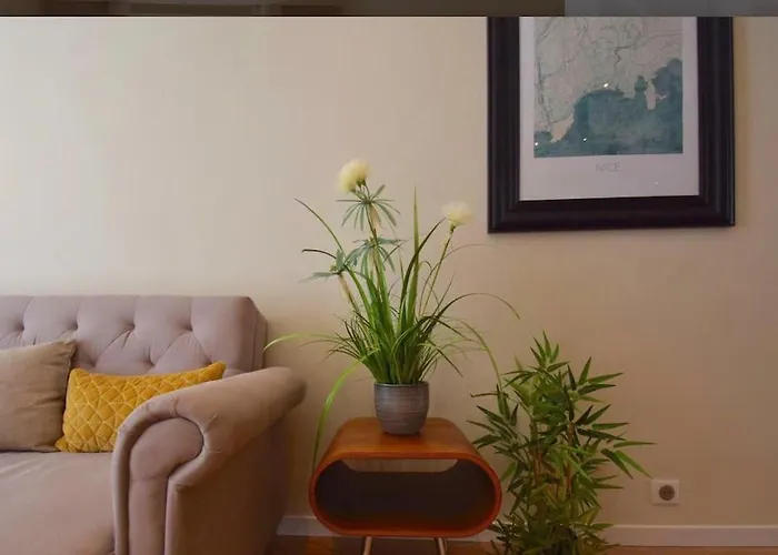 Stylish One Bedroom Apartment In Nice Port