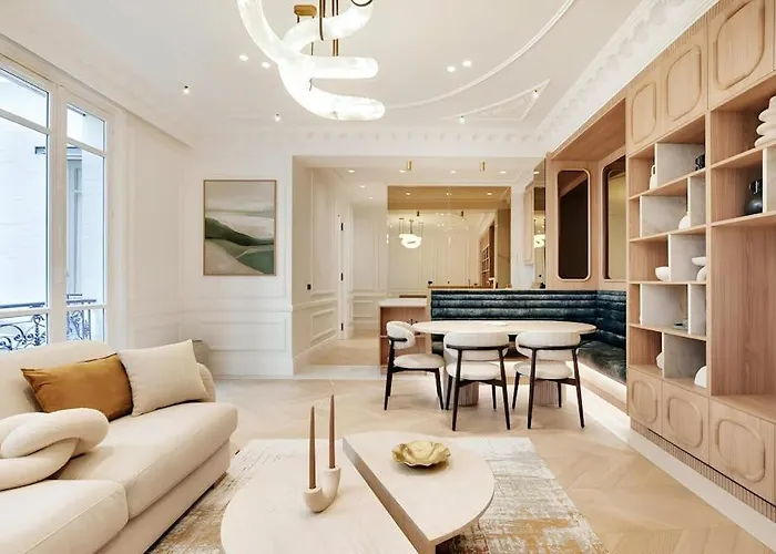 Quiet And Central Apartment