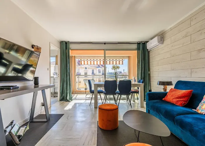 Jolie Studio Avec Belle Terrasse Ensoleillee