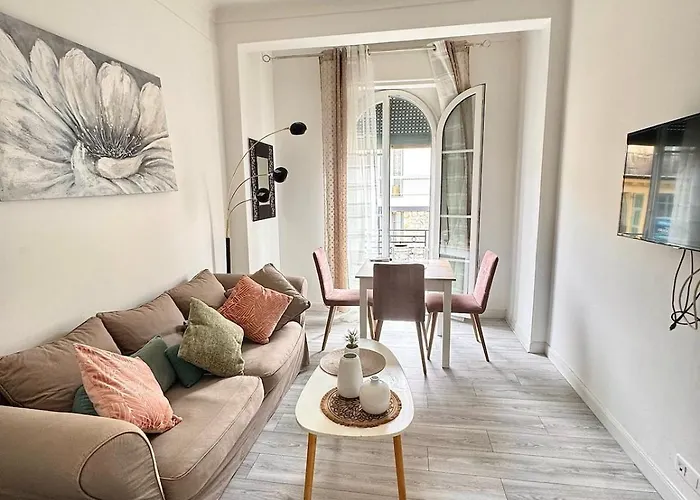 Nice Apt - City Center, Wifi, Ac, 5-6 Pers