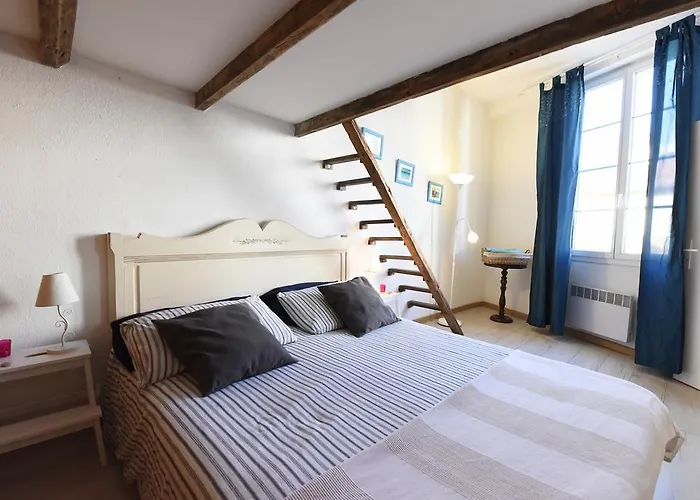 Great Flat In The Old Town Up To 4