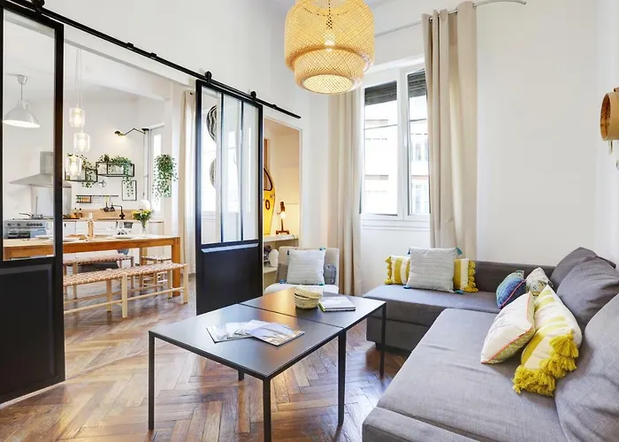 Le St Francois - Gorgeous Apt Art-Deco,Lift, A/C, 20 Meters Beach