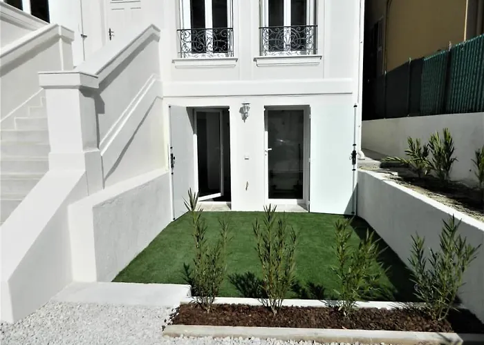 Nice Charmant Pied A Terre 2.3P