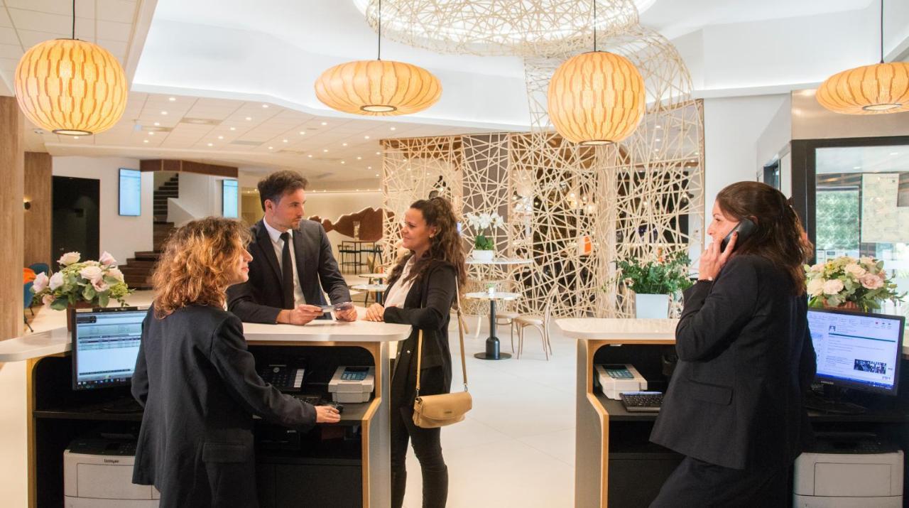 Novotel Arenas Aeroport Hotel 4*