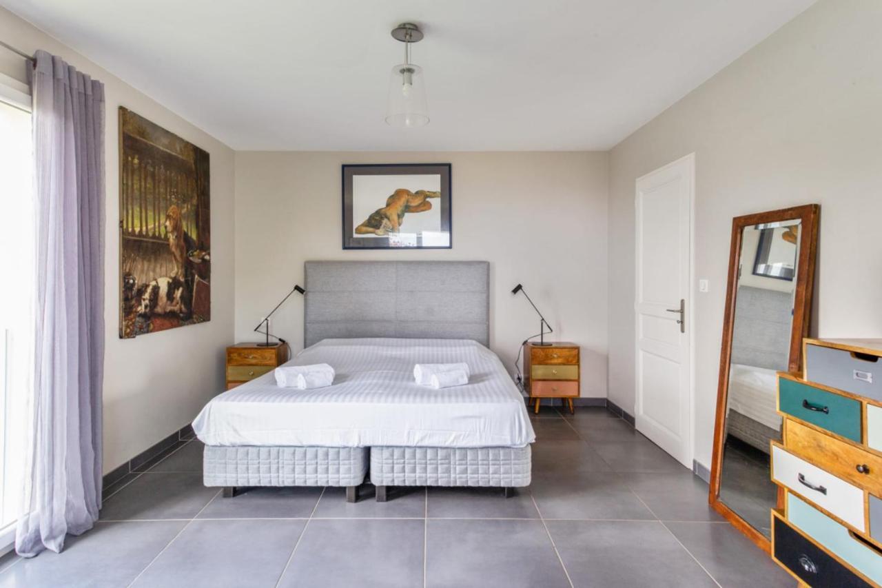 Wonderful And Quiet With Large Garden And Pool In - Welkeys *