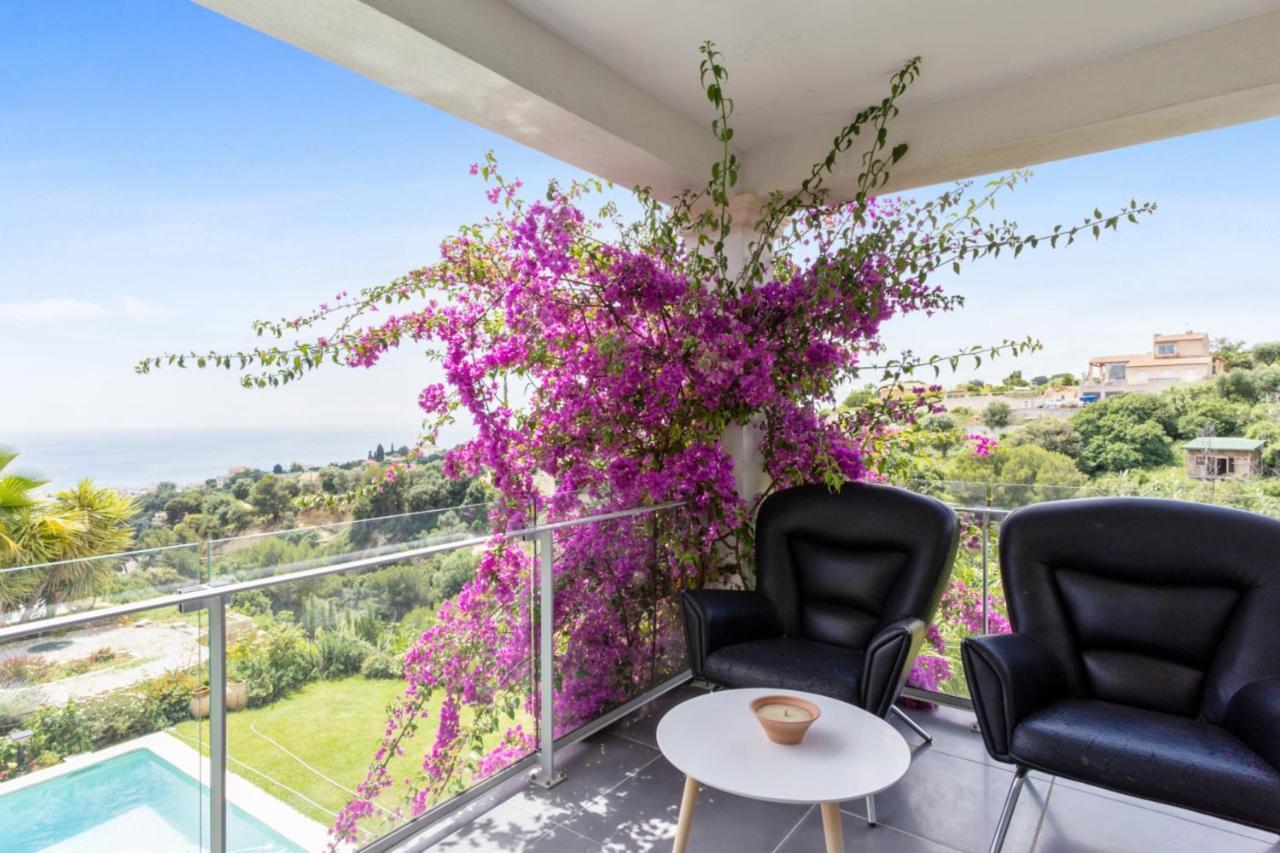 Wonderful And Quiet With Large Garden And Pool In - Welkeys Villa