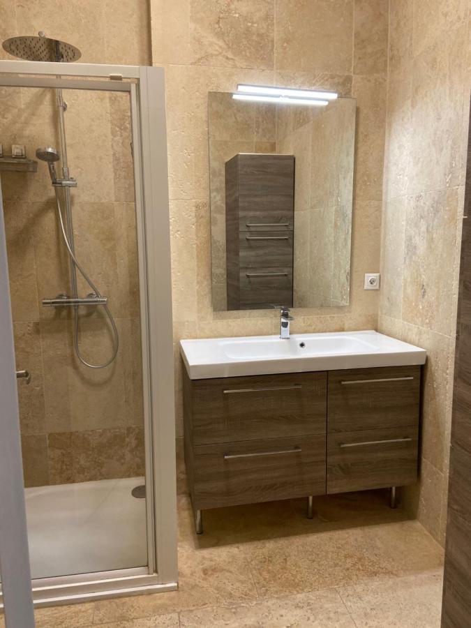 Palais Elisabeth Promenade Des * Nice