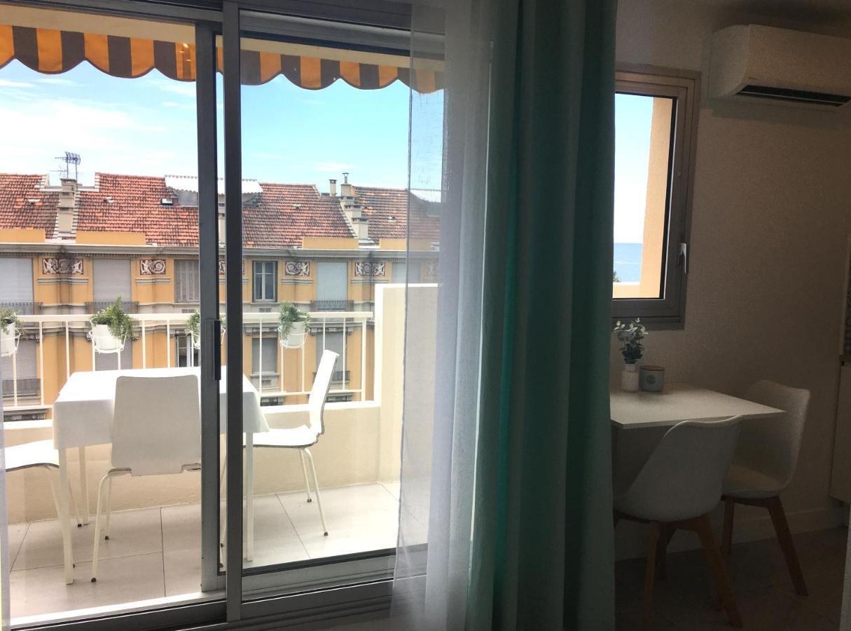 100m De La Appartement *