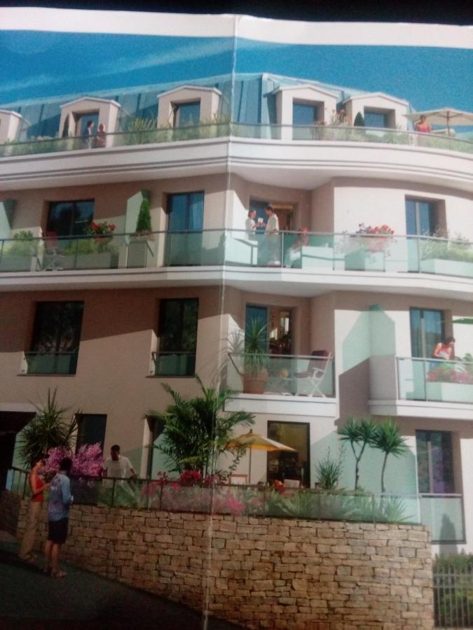 Apartment View Jolie Avec Jardin