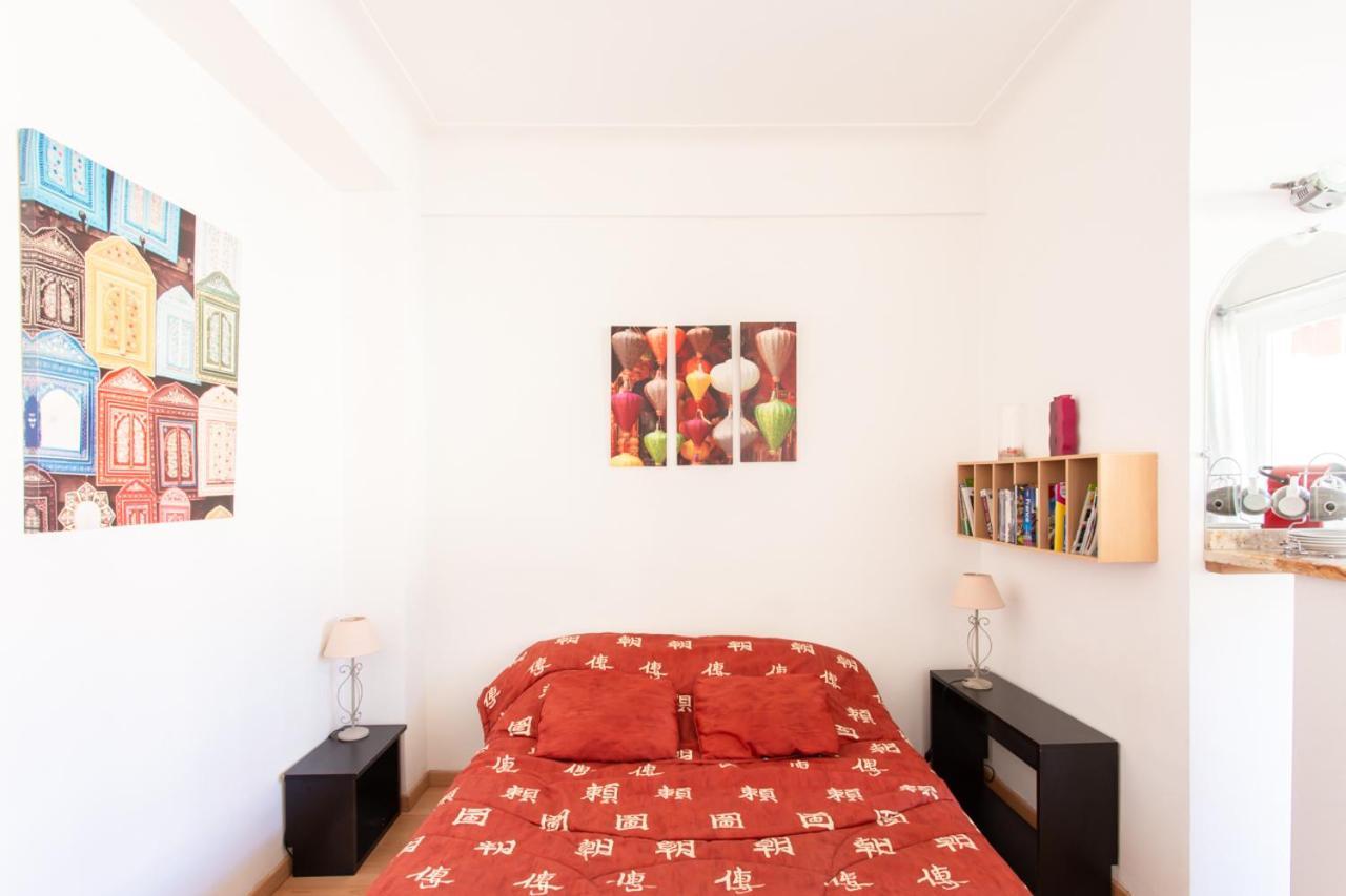 Center - Bright Studio Balcony Wifi & Aircon Apartment