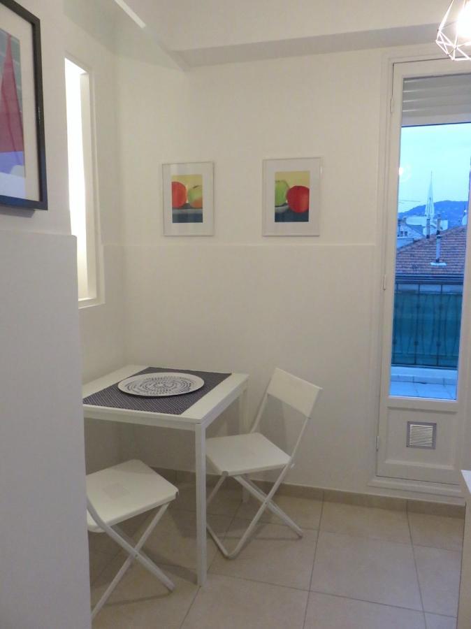 Terrasse Quartier Liberation Apartment *