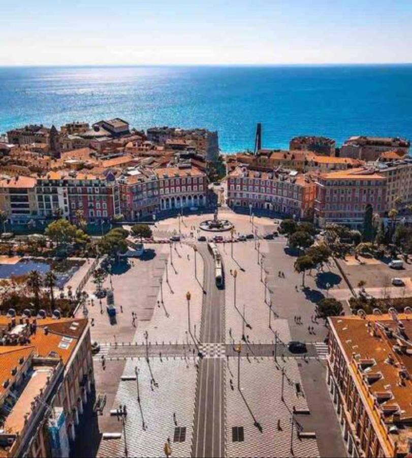 View On Principal Massena Place, Beach 2 Min Walk Nice