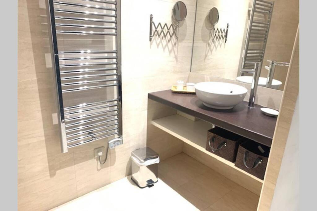 Apartment 18 Garibaldi *