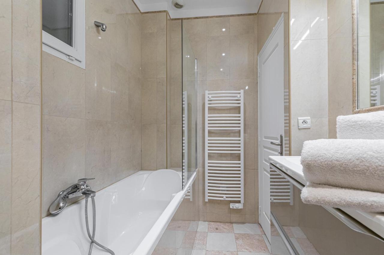 7 Medecin - Place Massena - 2p - Lumineux - Climatise Appartement