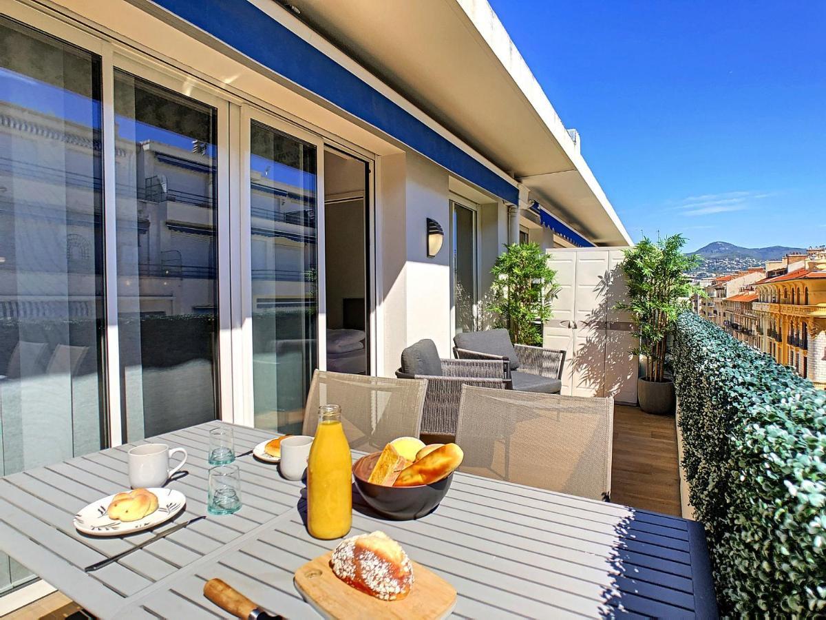 Nestor&jeeves - Reine Marie Terrasse - - Very Close Sea - Floor