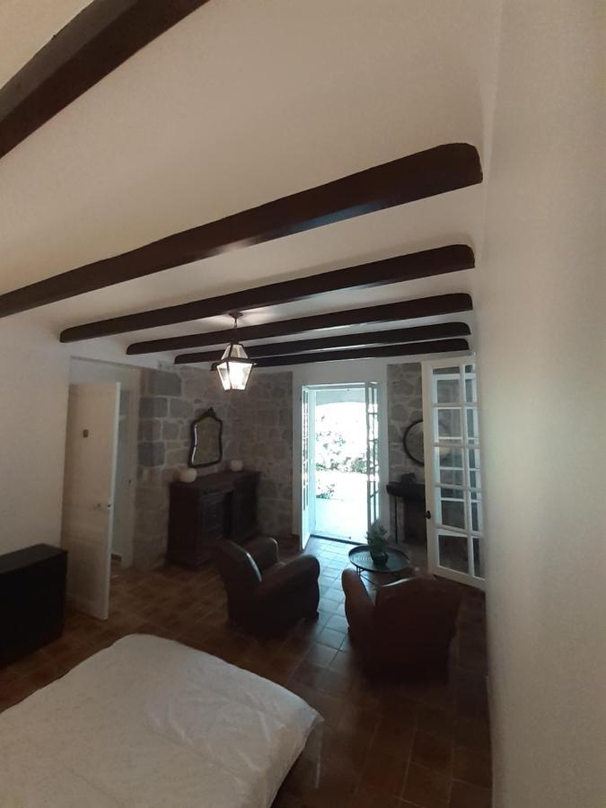 F1 Apartment *