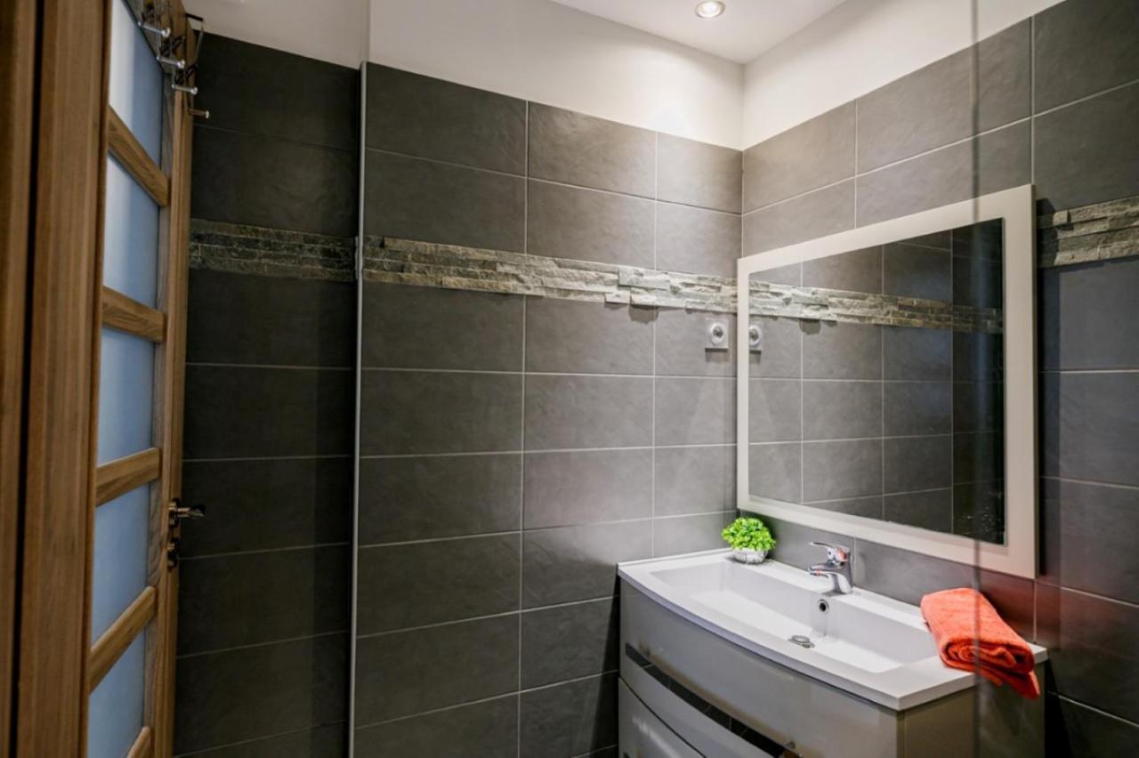 Suede Ap4207 By Riviera Homes *