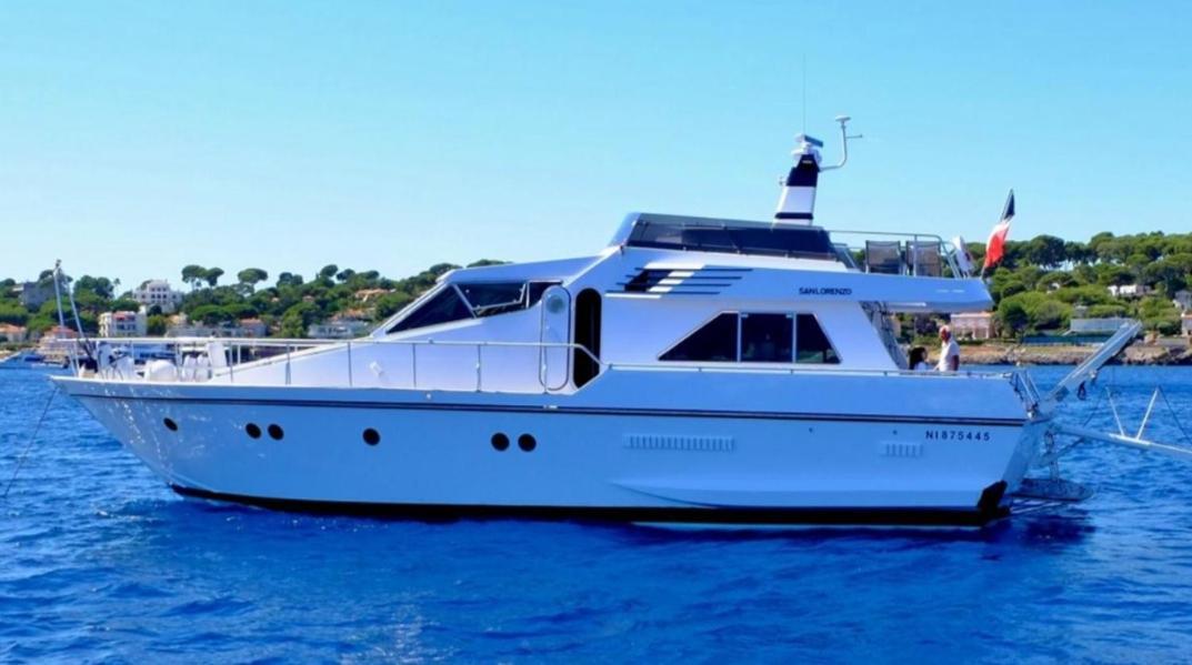 Botel Yacht Charter Cannes Antibes