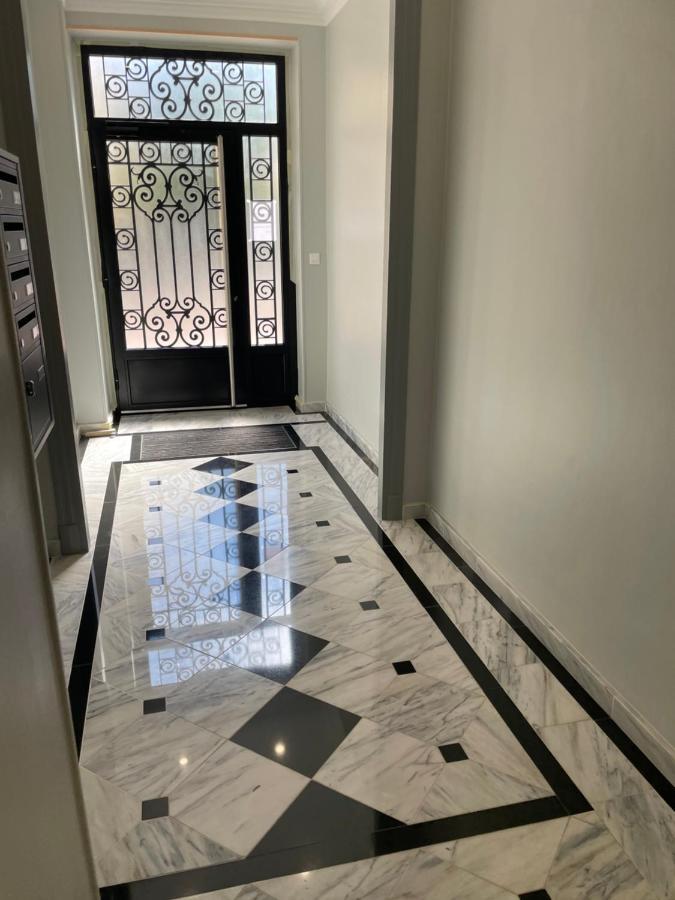 Carre D'or - Luxueux 2 Pieces *