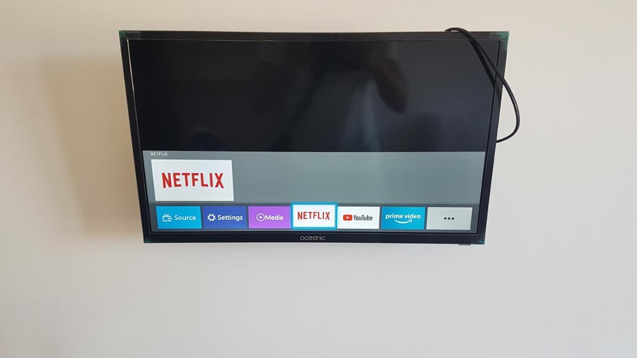 Bed & Breakfast Seaside Tram Haven: Budget-friendly With Kitchen And Views Nice