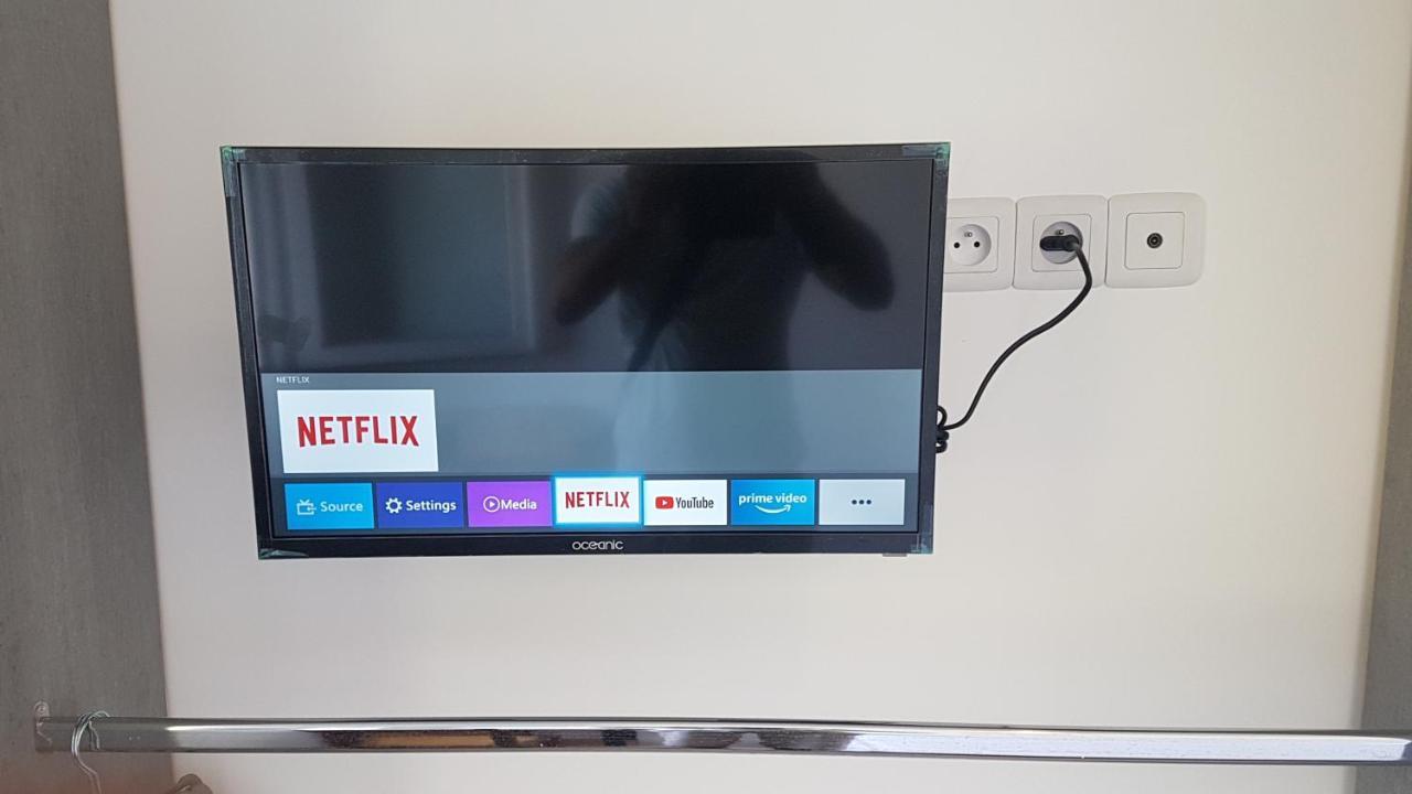 Bed & Breakfast Seaside Tram Haven: Budget-friendly With Kitchen And Views Nice