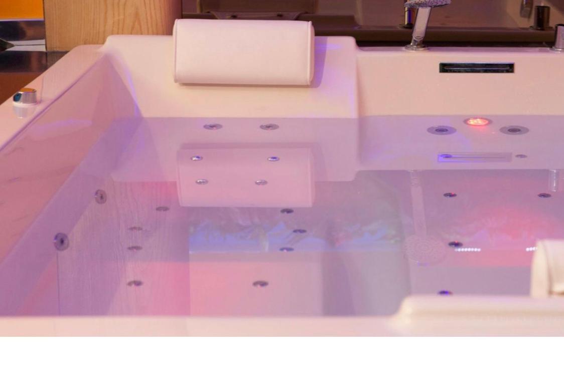 Privatif Sauna Jaccuzi 4*