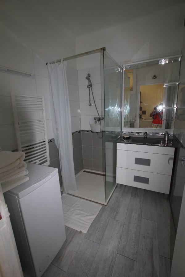 Apartamento T2 Entierement Equipe, Proche Toutes Commodites Nice