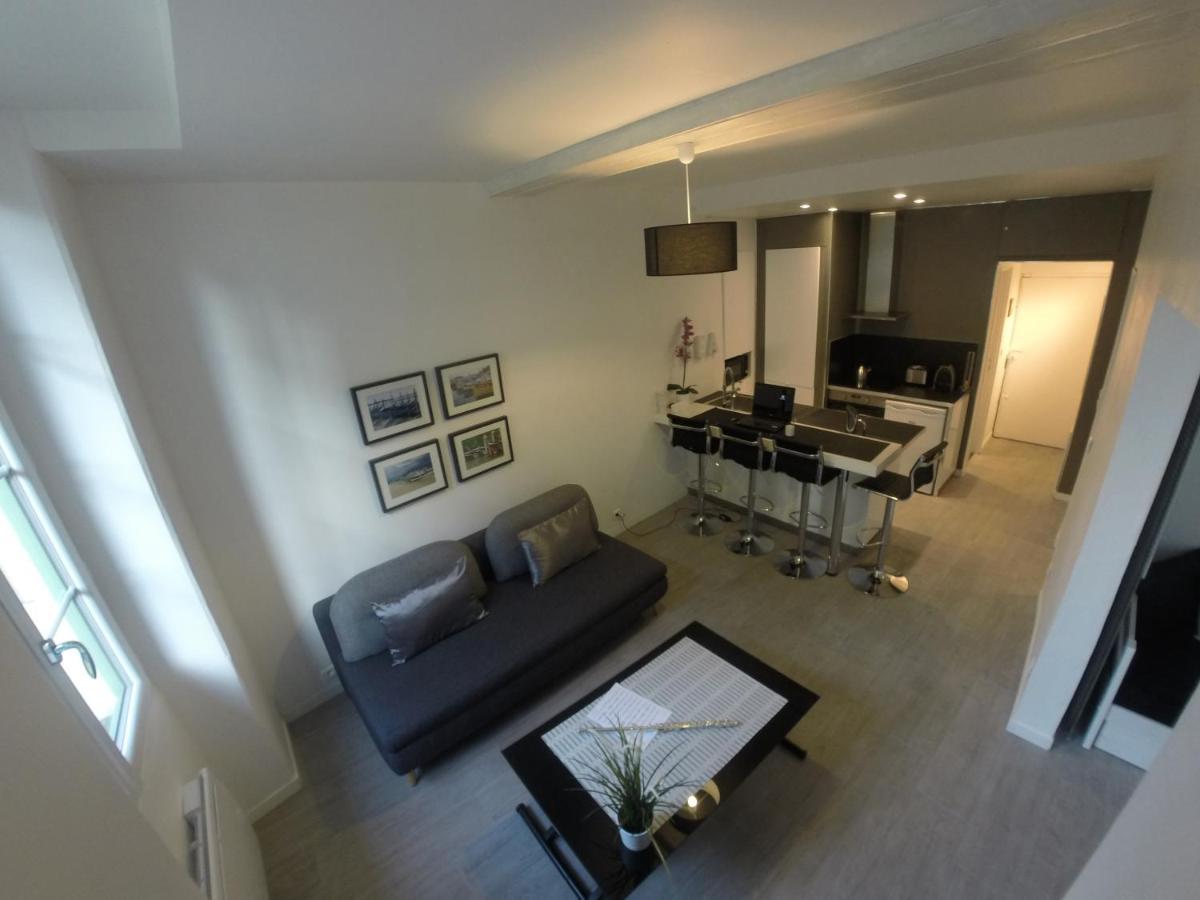 Apartment Sea Location *