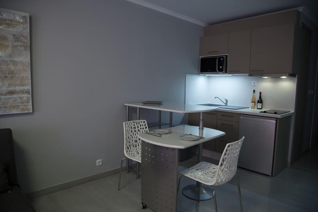 Apartment Stylish In Only 50 Meters From !