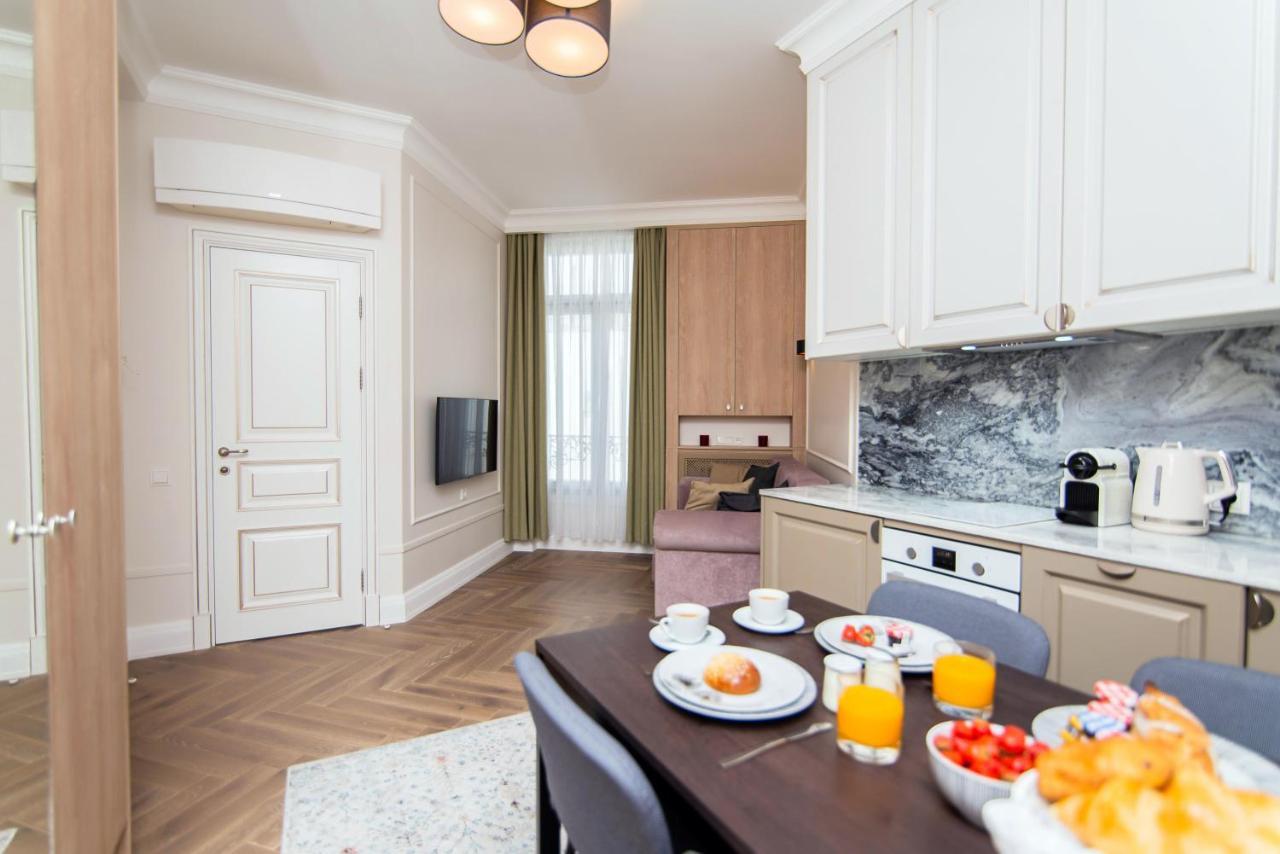 Top Floor Negresco Apartment