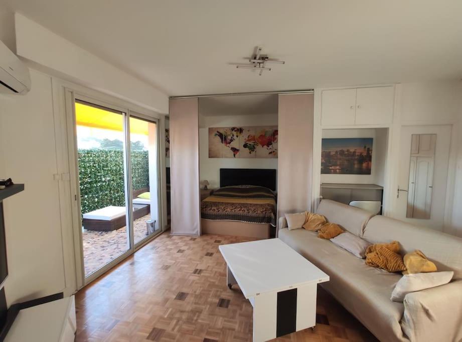 Apartamento Studio Terrasse Vue A 1min De La Et Tram Nice